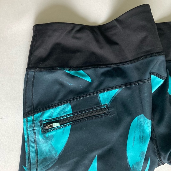 Lululemon Black Blue Cut Mid Rise Leggings size 10 - Picture 6 of 8